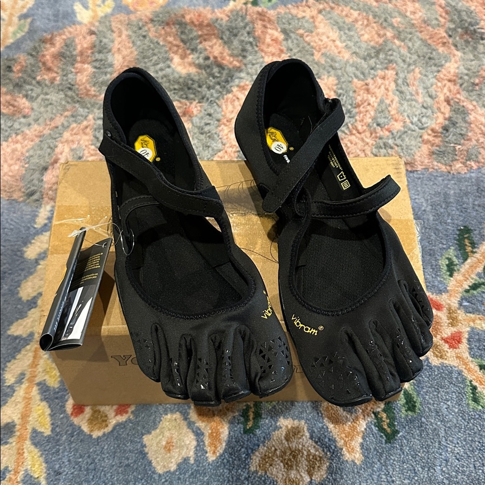 Vibram Black FiveFingers Toe Shoes